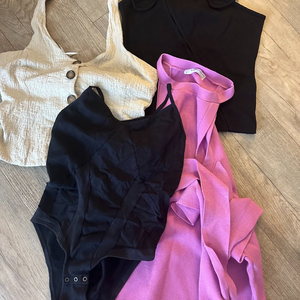 Set 4 Anthropoligie Size S Tops!  NWOT - Great Value!!